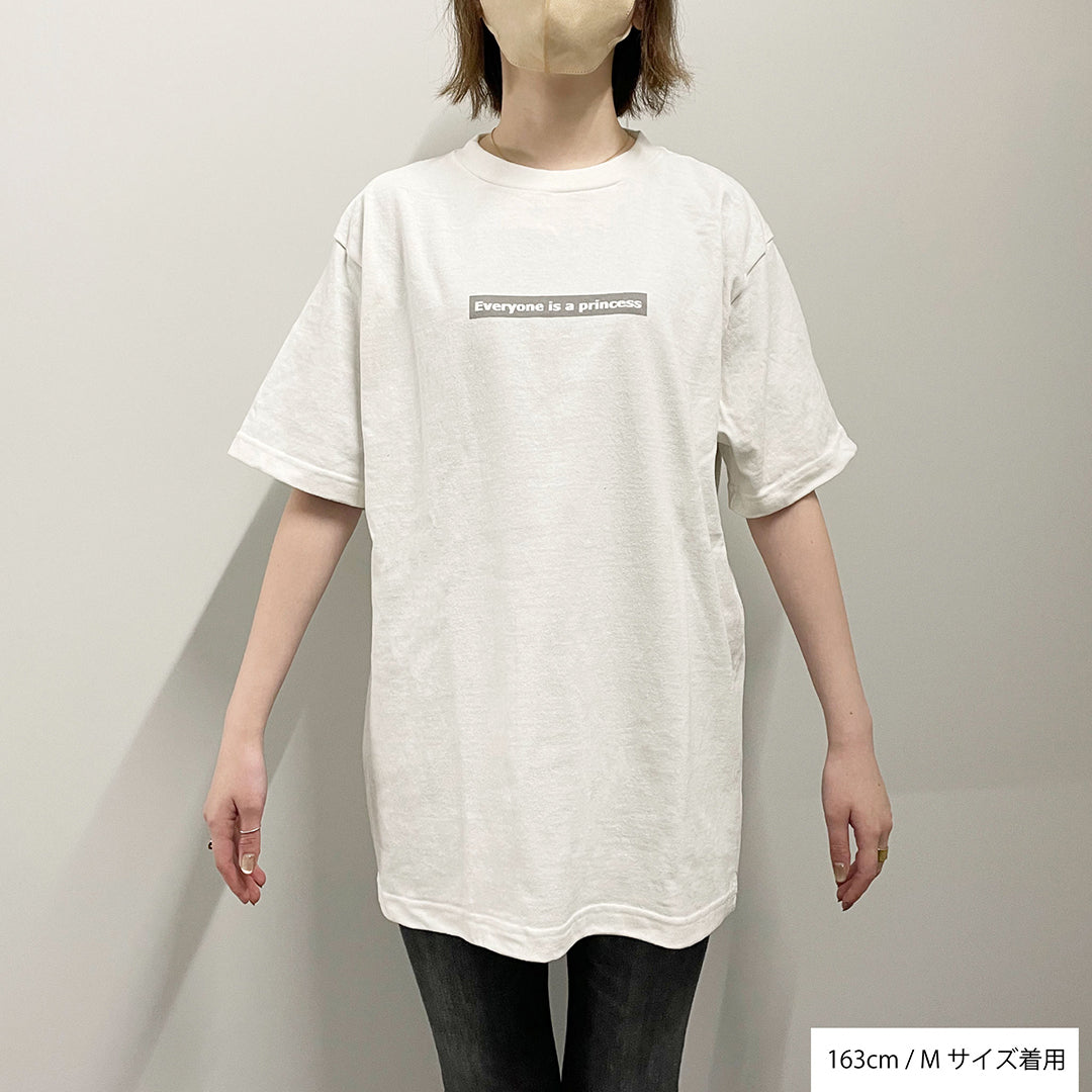 
                  
                    グラフィックTシャツ(WHITE)
                  
                